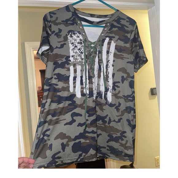 Women’s Green Camouflage American Flag Lace-Up Shirt - Picture 2 of 3